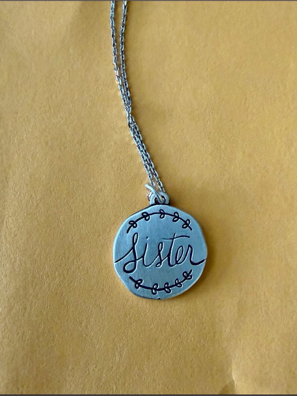 Sister Round Pendant Necklace in Silver